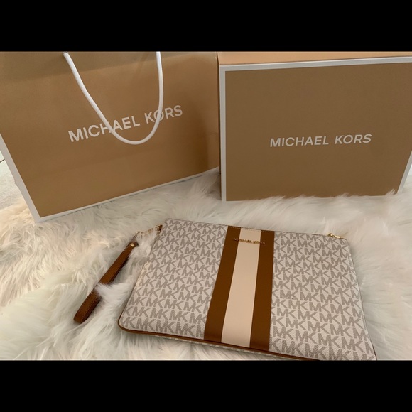 Michael Kors clutch - Picture 1 of 5